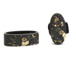 Fuchi-Kashira en shakudo nanakoji - Décor de chrysanthème