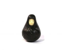 Netsuke en bois et ivoire - Onna Daruma