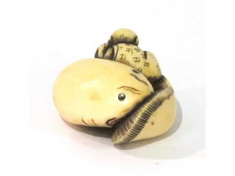 Netsuke - Singe et Namazu 3