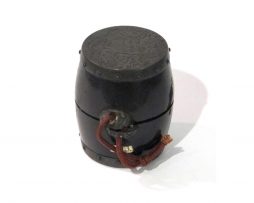 Netsuke en shibuichi et écaille - Taiko