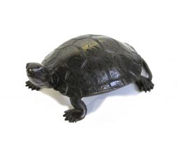 Sculpture d'une tortue en bronze