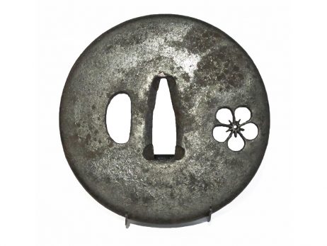 Tsuba marugata en fer - Fleur de prunus