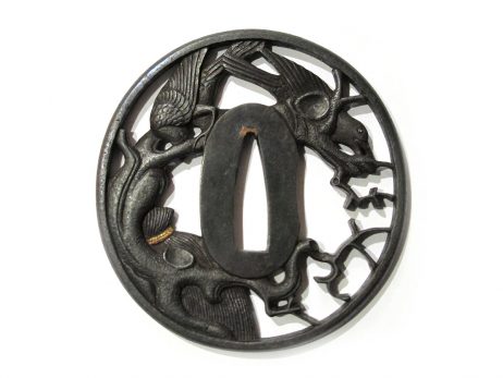 Tsuba en fer nagamarugata - Corbeaux et meules de foin 2