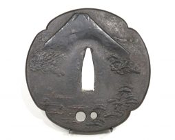 Tsuba en fer mokkogata - Mont Fuji en laque