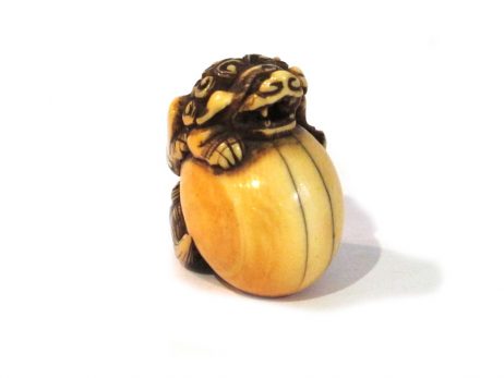 Netsuke ivoire shishi