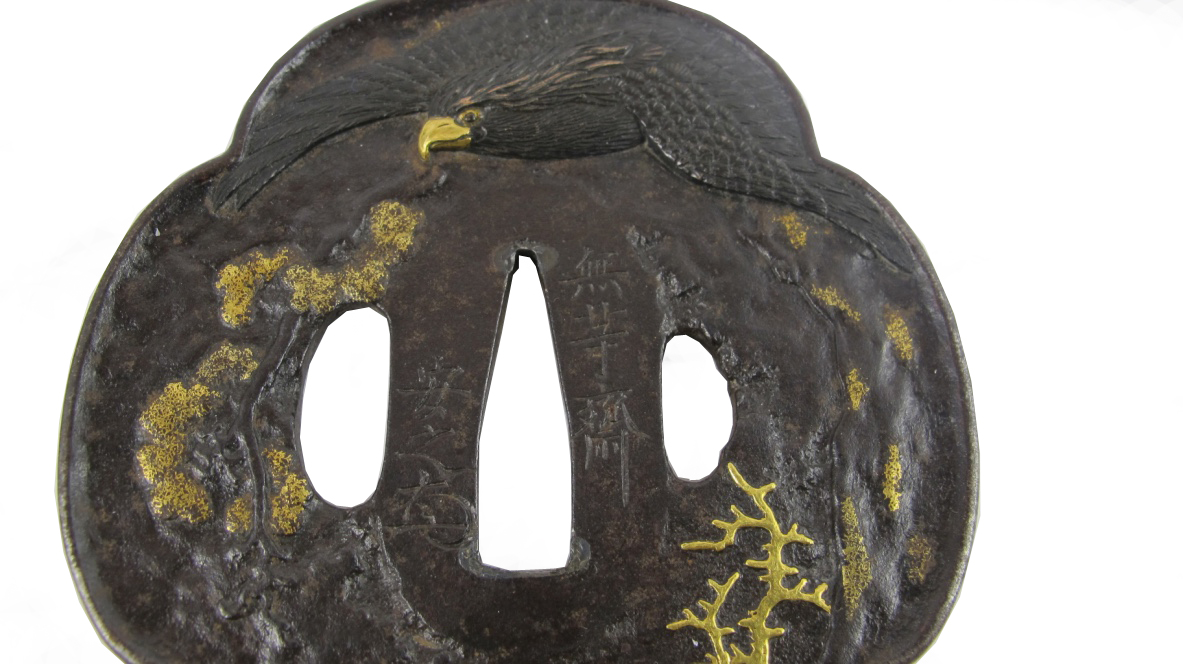 TSUBA MOKKOGATA EN FER - RAPACE VOLANT AU-DESSUS DES ARBRES – Image 3