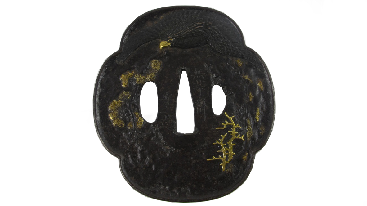 TSUBA MOKKOGATA EN FER - RAPACE VOLANT AU-DESSUS DES ARBRES
